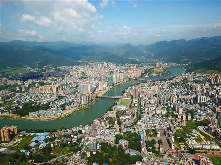 陽山努力打造長水清河暢岸綠景美的良好生態(tài)環(huán)境。（通訊員供圖）.jpg